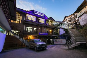 숙박 시설 정면