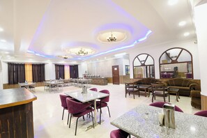 Restaurant - Fabhotel Sn Resort (Dharamshala)