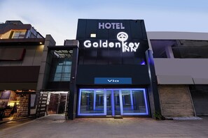 Exterior - Fabhotel Golden Key Inn (New Delhi)