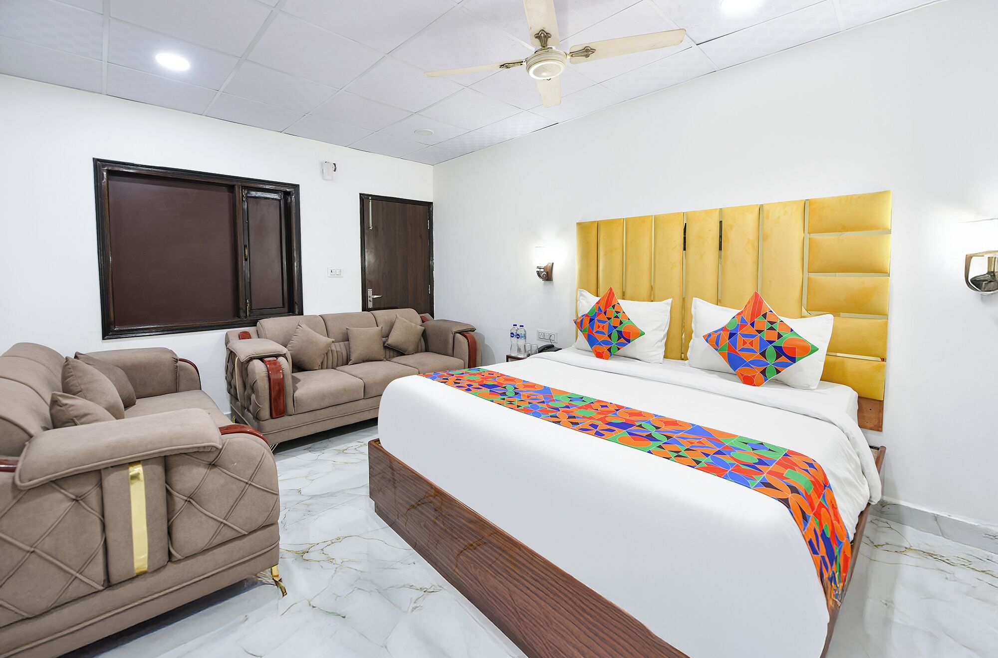 Egyptian cotton sheets, premium bedding, in-room safe, free WiFi