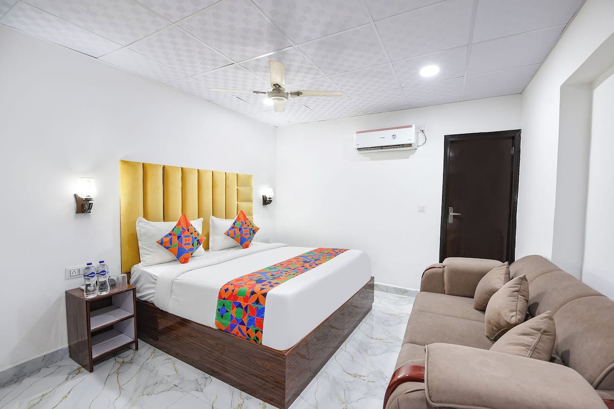 Premium Room | Egyptian cotton sheets, premium bedding, in-room safe, free WiFi