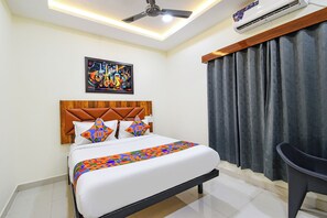 Egyptian cotton sheets, premium bedding, in-room safe, free WiFi