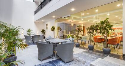 Saltstayz Premier - Arjun Marg