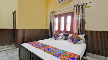 Premium Room | Egyptian cotton sheets, premium bedding, in-room safe, free WiFi