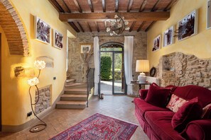 Maison, patio, vue jardin | Coin séjour