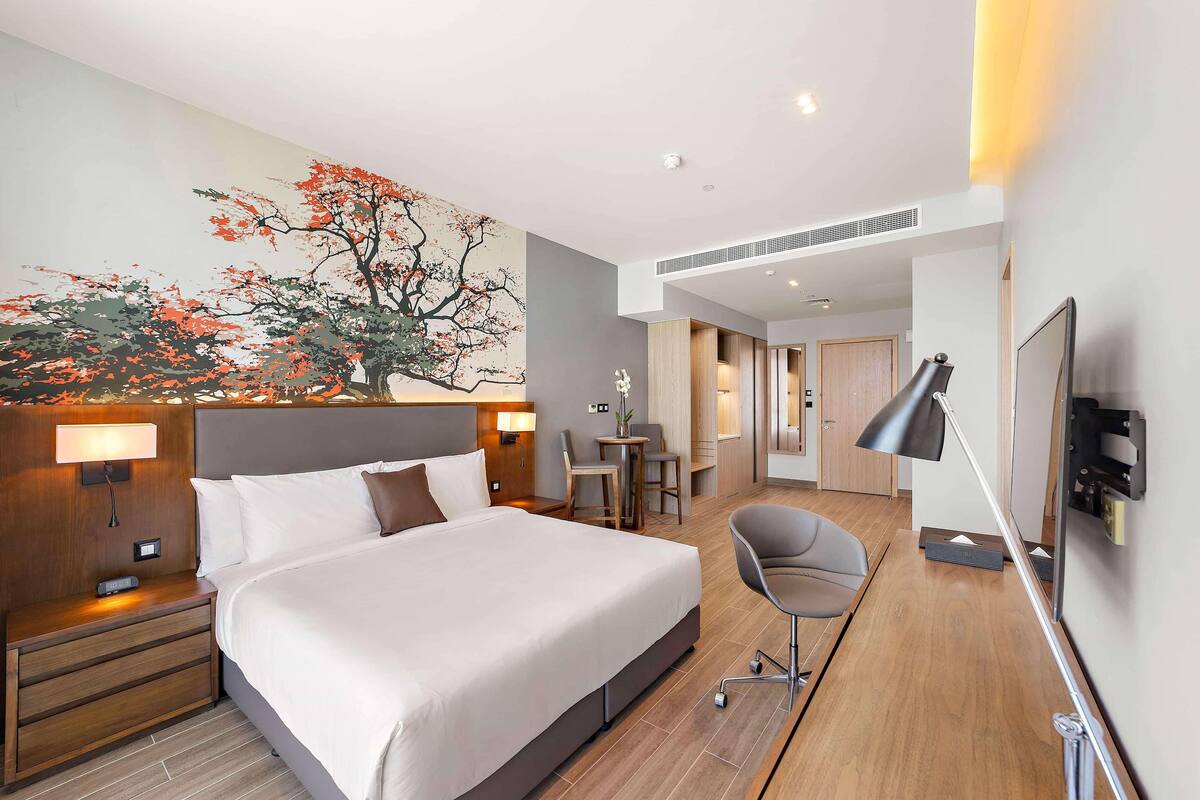 In-room safe, blackout curtains, soundproofing, iron/ironing board