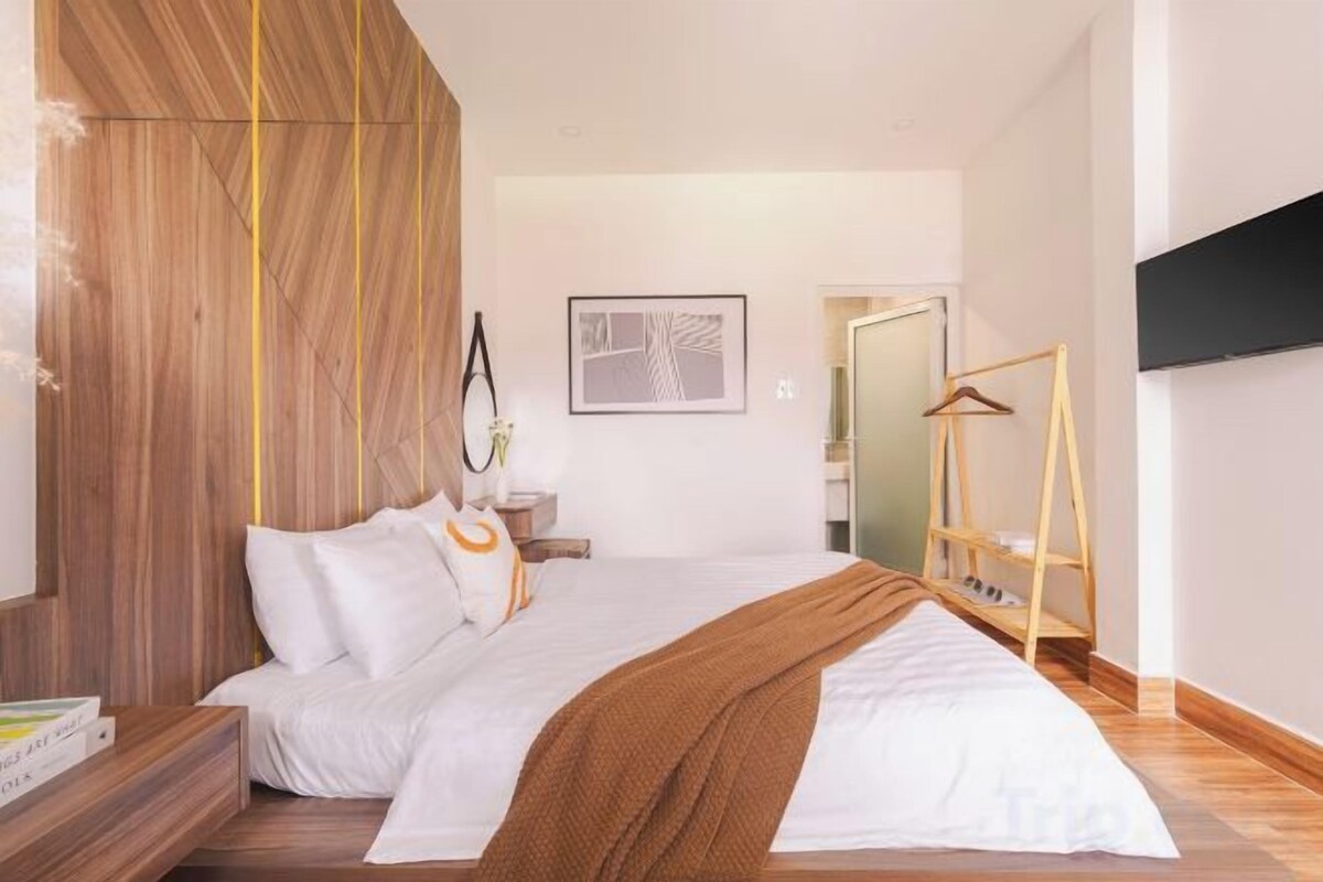 Soundproofing, WiFi (free)
