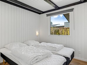 3 bedrooms, internet - "Ørn" - 5m from the sea by Interhome (Bjert)