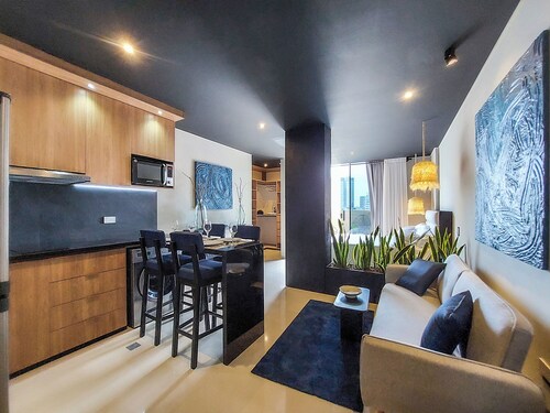 Aqua: Loft Artistico Urbano