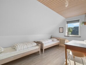 3 bedrooms, Internet