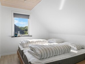 3 bedrooms, Internet