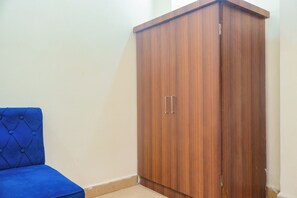 Egyptian cotton sheets, premium bedding, memory foam beds, desk