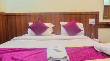 Executive Room, City View | Egyptian cotton sheets, premium bedding, memory foam beds, desk