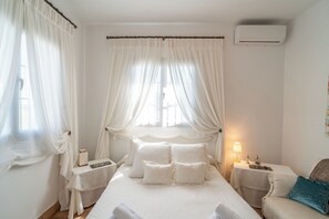 4 bedrooms, iron/ironing board, travel cot, free WiFi