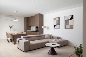 Smart TV - Villa Moel - 4 Persons, 2 Bedrooms, Barbecue, Private Pool (Loborika)