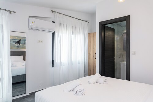 Olympiada-Two Bedroom Loft No Pool Access
