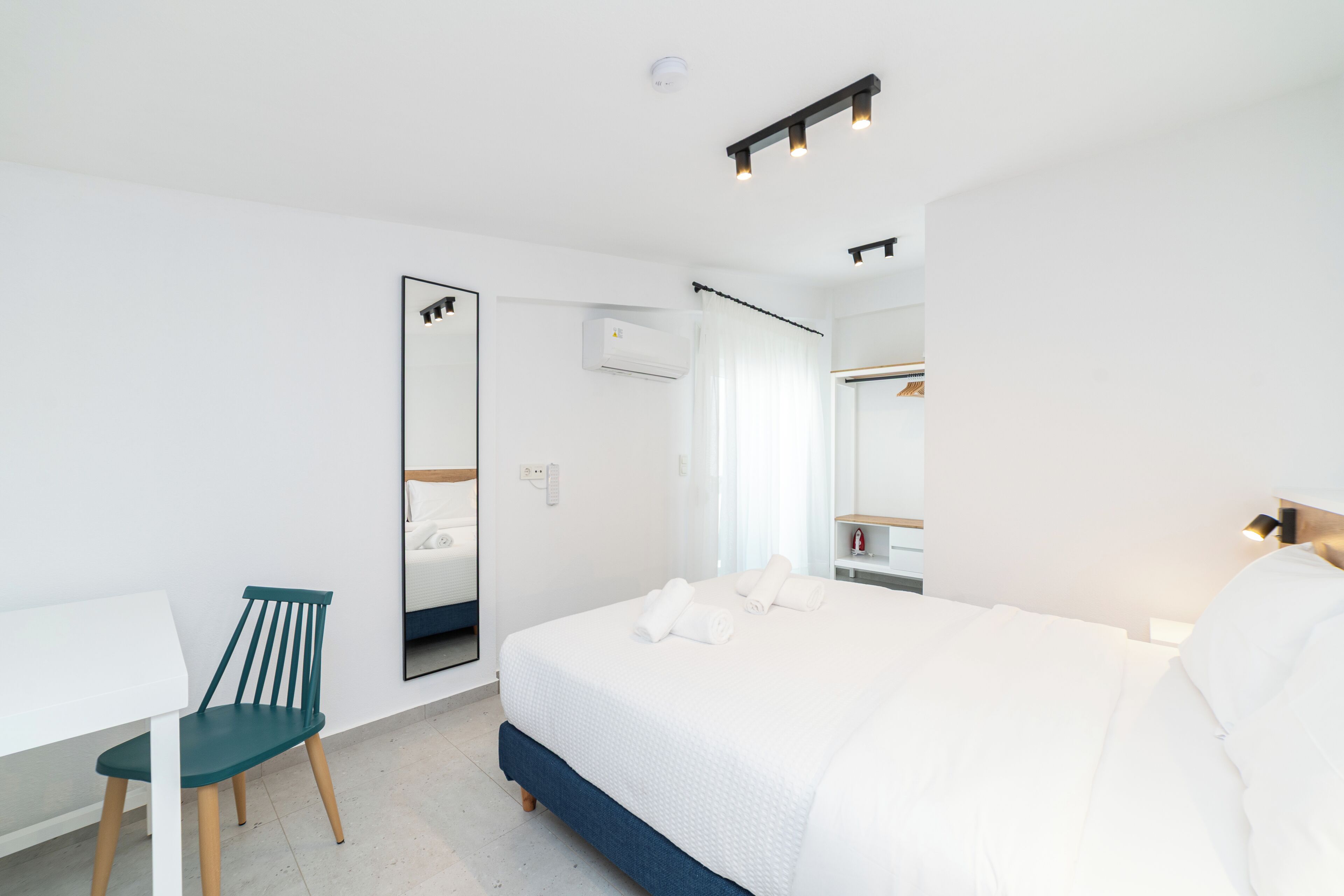 2 chambres, fer et planche à repasser, Wi-Fi gratuit, draps fournis