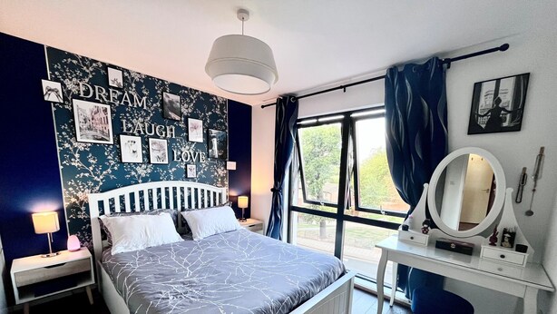 1 habitación, tabla de planchar con plancha, wifi y ropa de cama 
