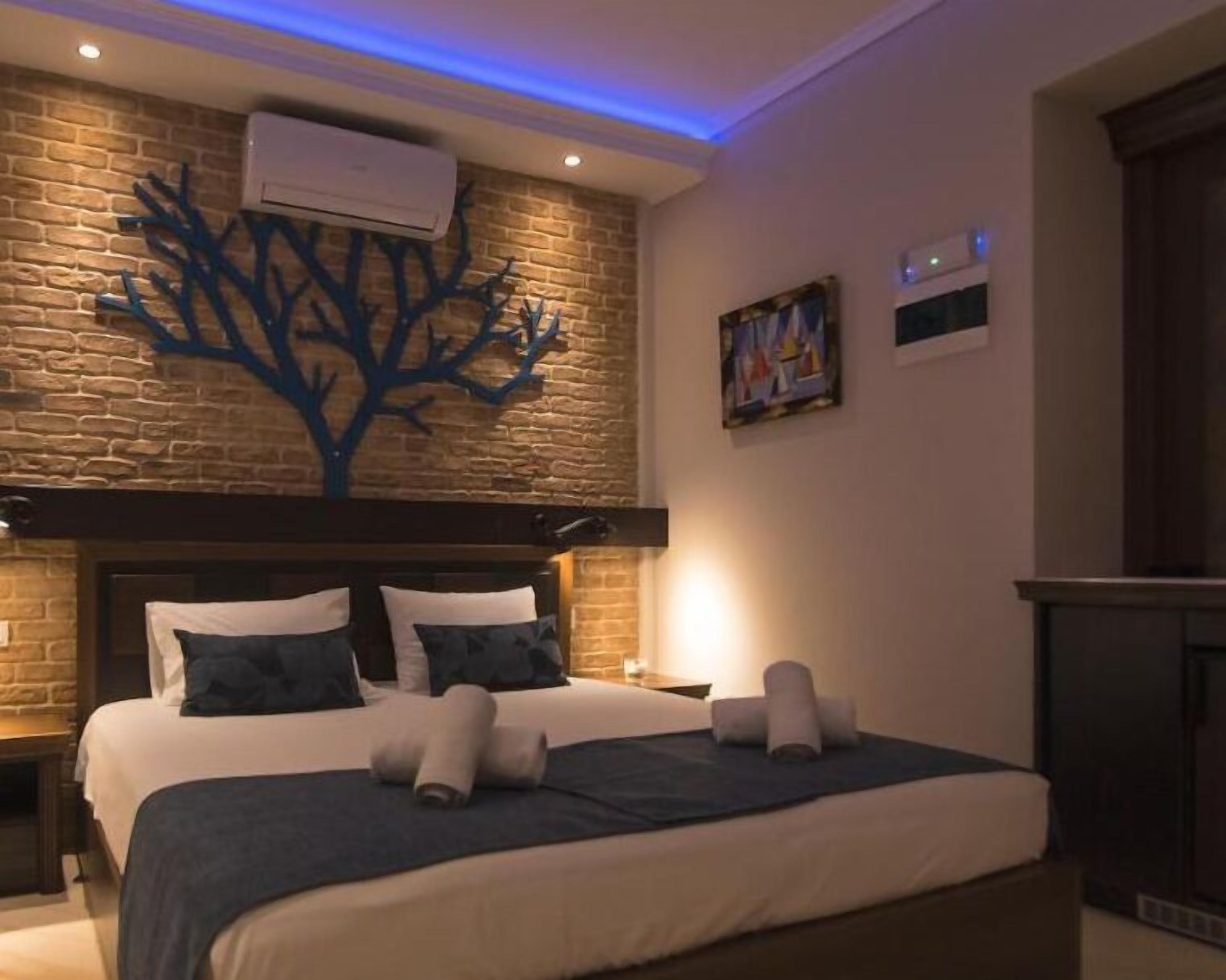 1 slaapkamer, een strijkplank/strijkijzer, internet, beddengoed