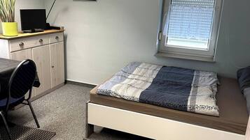 6 bedrooms, internet, bed sheets