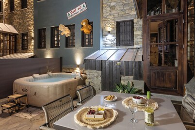 Rock Dandy Nymfaio - La Maison de lOurs with Eco Pool, Yard and Fireplace