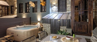 Rock Dandy Nymfaio - La Maison de lOurs with Eco Pool, Yard and Fireplace