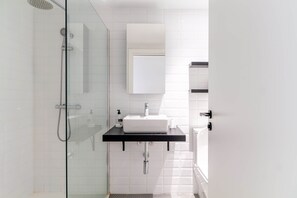 Hair dryer - YBH Pablo Morillo 4 (Vigo)