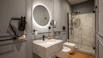 Superior Double Room | Bathroom | Shower, rainfall showerhead, hair dryer, bidet