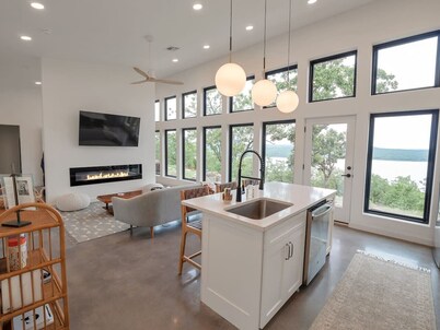 Luxury Lakeview Retreat with Hot Tub!