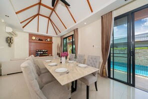 In-room dining - Private Stay at Rawai VIP Villas 3E01 (Rawai)