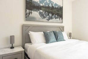 3 室のベッドルーム、アイロン / アイロン台、WiFi、ベッドシーツ