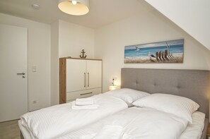 3 bedrooms, free WiFi - Apartment close to the beach with balcony, use of swimming pool and sauna - Rex Rugia (Mönchgut OT Lobbe)