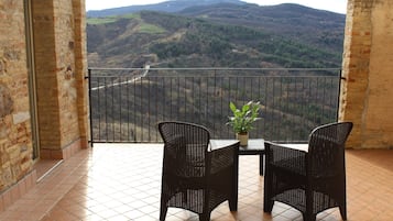 Comfort Triple Room, Hill View | Terrace/patio