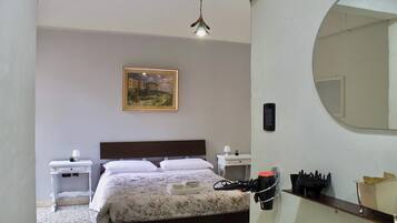 Familien-Vierbettzimmer, Balkon, Stadtblick