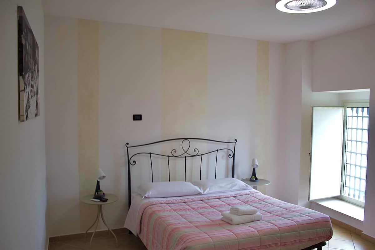 Habitación Confort, vista a la colina | Ropa de cama de alta calidad y edredón