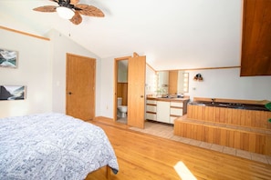 3 chambres, bureau, Wi-Fi gratuit, draps fournis