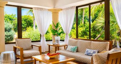 Private Villa| +4 Bedrooms | Jacuzzi | Fast Wifi!