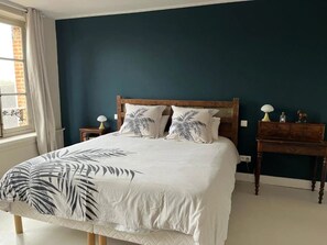 Suite, terrasse, bassengutsikt | Wi-fi (inkludert)