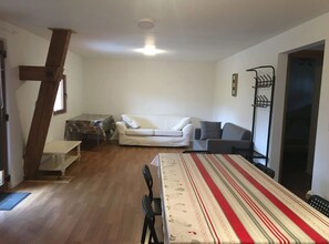 Junior Apartment, Garden View | Living area - Gîtes Au Domaine Greiner (Mittelwihr)