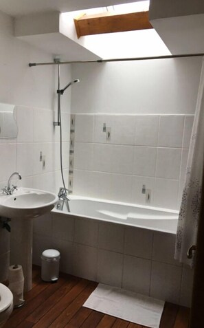 Apartamento de lujo, vistas a la montaña | Baño