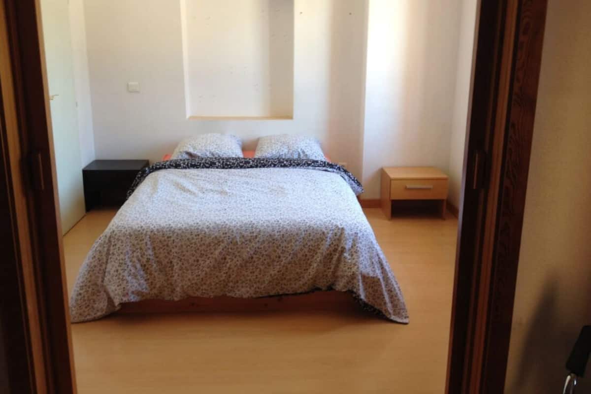Departamento básico, vista a la montaña | 2 habitaciones y wifi gratis