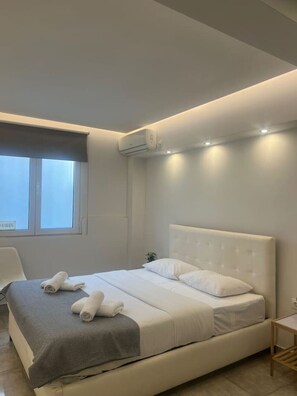 1 bedroom, iron/ironing board, WiFi, bed sheets - Purple- Lux studio 2  from metro Petralona (Athina)