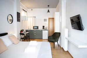 1 chambre, fer et planche à repasser, Wi-Fi, draps fournis