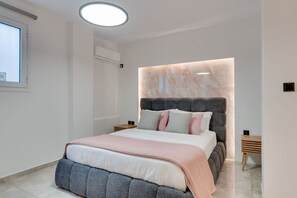 1 bedroom, iron/ironing board, WiFi, bed sheets - Nancy   s studio at metro Petralona (Athina)