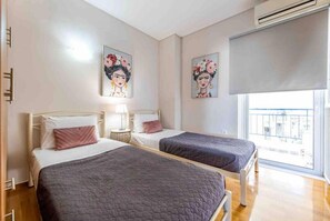 2 Schlafzimmer, Schreibtisch, Bügeleisen/Bügelbrett, WLAN