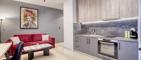 Fridge, oven, coffee/tea maker