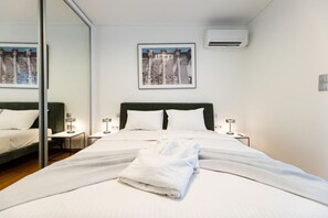1 bedroom, iron/ironing board, WiFi, bed sheets - Bright and Stylish Apartment in Palaio faliro (Paleo Faliro)