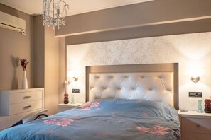 1 bedroom, desk, iron/ironing board, WiFi - Designer’s  apartment in Galatsi area (Galatsi)