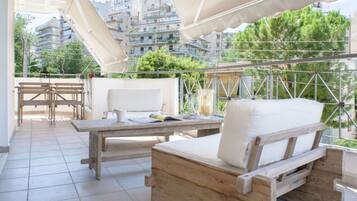 屋外ダイニングエリア