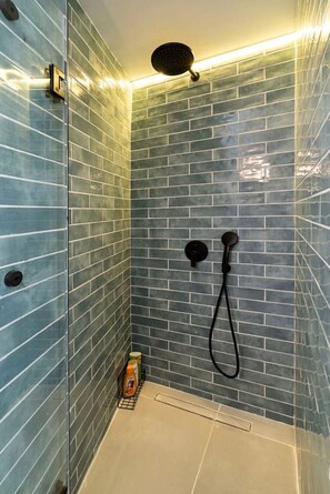 Hair dryer